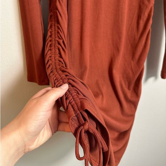 NWT BB Dakota by Steve Madden Burnt Orange Ruched Ribbed Mini Dress Size Medium - Picture 7 of 9